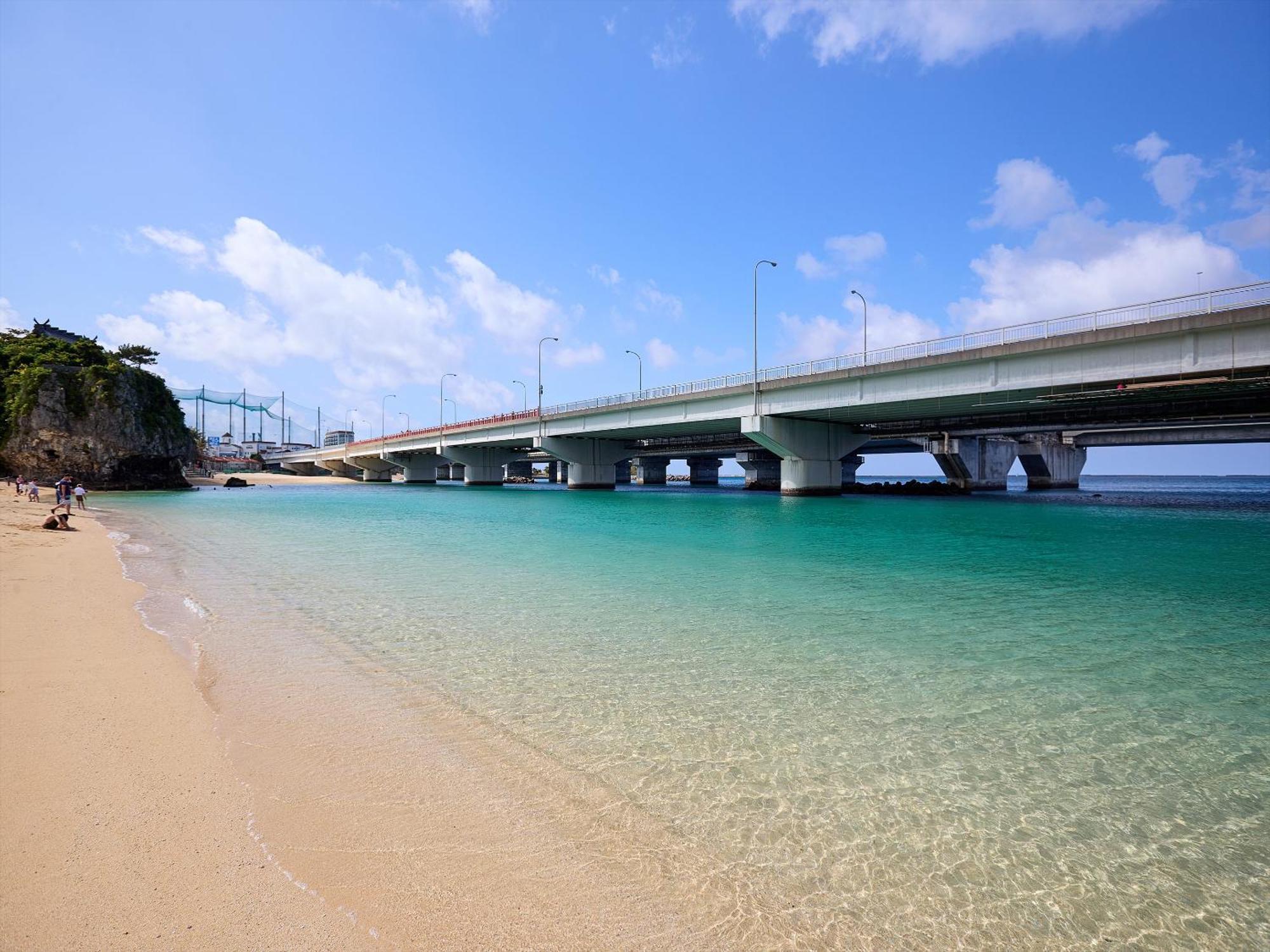 Okinawa Pensión Grand Naha Exterior foto