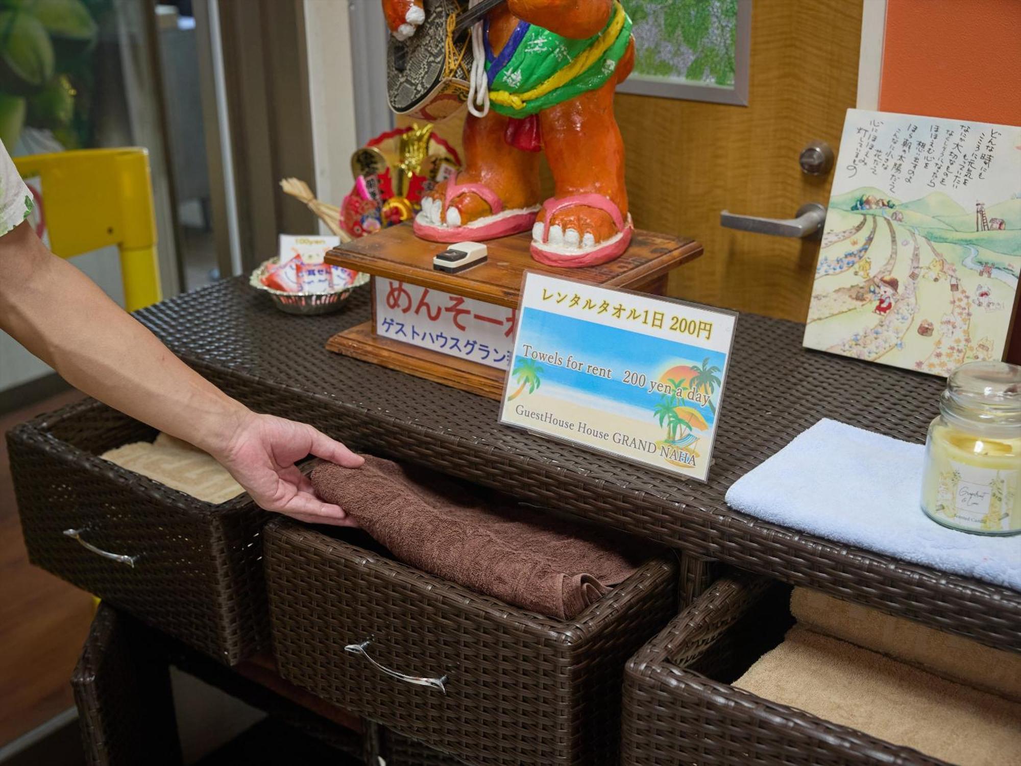 Okinawa Pensión Grand Naha Exterior foto